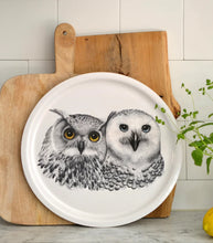 Carica l'immagine nel visualizzatore di Gallery, Charlotte Nicolin Vassoio tondo in legno multistrato Gufi