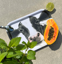 Carica l'immagine nel visualizzatore di Gallery, Charlotte Nicolin Vassoio rettangolare in legno multistrato Mucca