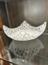 Carica l'immagine nel visualizzatore di Gallery, Portafrutta bianco in SSM *Corian