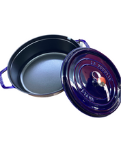 Load image into Gallery viewer, Staub Cocotte ovale blu cm.31