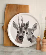 Carica l'immagine nel visualizzatore di Gallery, Charlotte Nicolin Vassoio tondo in legno multistrato Cervi