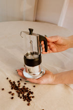 Carica l'immagine nel visualizzatore di Gallery, Caffettiera moka 3 tazze in vetro e alluminio pressofuso 🇮🇹