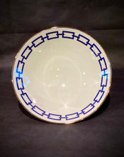 Carica l'immagine nel visualizzatore di Gallery, Richard Ginori 1735 Impero Catene blu zaffiro Centro tavola 26,5 cm.