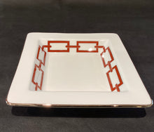 Carica l'immagine nel visualizzatore di Gallery, Richard Ginori Vassoio svuotatasche quadrato 18 Gio Ponti dec. Catene rosso scarlatto