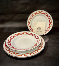 Carica l'immagine nel visualizzatore di Gallery, Richard Ginori 1735 Catene rosso scarlatto Set di 1 piatto piano, 1 piatto fondo, 1 piatto dessert