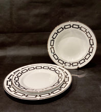 Carica l'immagine nel visualizzatore di Gallery, Richard Ginori 1735 Catene nero: set di 1 piatto piano, 1 piatto fondo, 1 piatto dessert