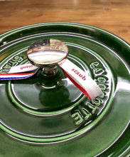 Load image into Gallery viewer, Staub Cocotte tonda verde cm.24