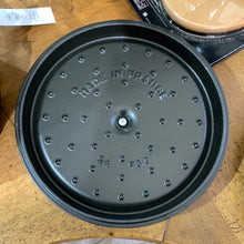 Load image into Gallery viewer, Staub Cocotte tonda blu cm.20