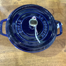Load image into Gallery viewer, Staub Cocotte tonda blu cm.20