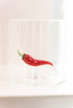Carica l&#39;immagine nel visualizzatore di Gallery, Bicchiere in vetro borosilicato con soggetto peperoncino
