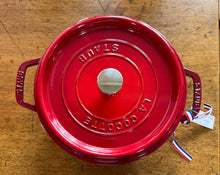 Load image into Gallery viewer, Staub Cocotte tonda 24
