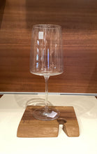 Load image into Gallery viewer, Calici in cristallo Tritan adatti a vino rosso e bianco
