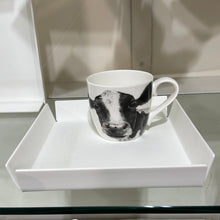 Carica l&#39;immagine nel visualizzatore di Gallery, Vassoio bianco in SSM *Corian 20x20 cm.
