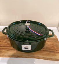 Load image into Gallery viewer, Staub cocotte ovale cm.31 colore basilico
