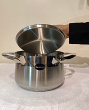 Load image into Gallery viewer, Barazzoni made in Italy                             Casseruola due manici con coperchio
