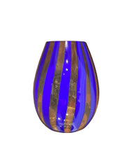 Carica l'immagine nel visualizzatore di Gallery, Vaso in vetro soffiato a cannette verticali blu/ arancio
