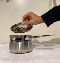 Load image into Gallery viewer, Barazzoni made in Italy                                     Casseruola manico lungo con coperchio

