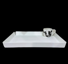 Load image into Gallery viewer, Vassoio bianco in SSM *Corian 46x32 cm.

