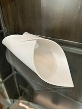 Load image into Gallery viewer, Porta grissini bianco in SSM *Corian cm.30
