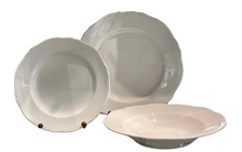 Carica l'immagine nel visualizzatore di Gallery, Richard Ginori  1735 Antico doccia posto tavola
