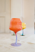Carica l'immagine nel visualizzatore di Gallery, CALICI IN VETRO COLORATO SET 4 PZ COLORI ASSORTITI
