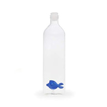 Load image into Gallery viewer, Balvi. Bottiglia in vetro borosilicato litri 1,2 con decoro all&#39;interno.

