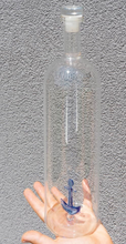 Load image into Gallery viewer, WD Bottiglia in vetro borosilicato con soggetto decorativo Ancora all&#39;interno.
